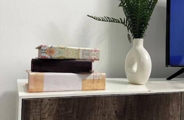 Modern Luxe 2bd w/pool/gym/steam