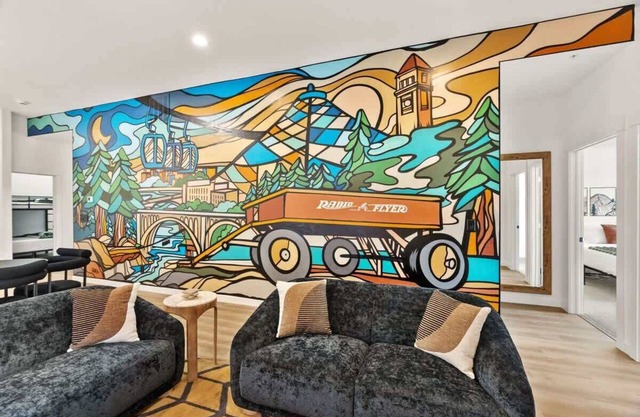 Modern Luxury - 3 Bed in the Heart of Downtown!