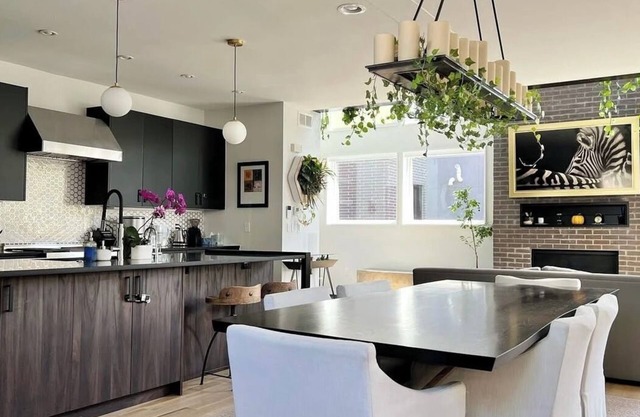 Modern Luxury 4 Bed Home 7 Mins to Broncos Stadium