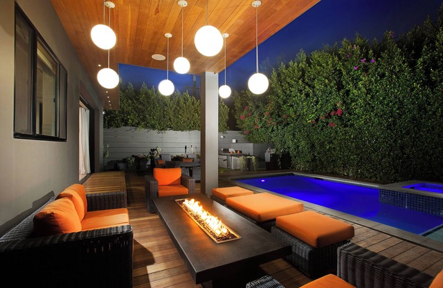 Modern Melrose Luxury Villa