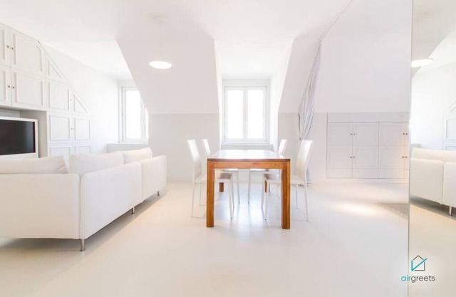 MODERN, MINIMALIST APARTMENT IN VIENNA