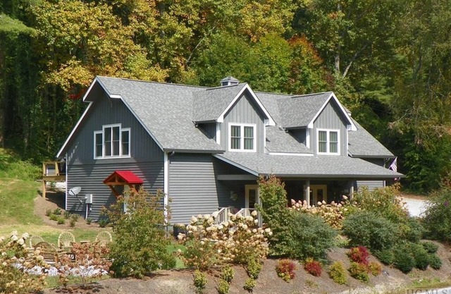 Modern Mountain Farmhouse in the heart of Cashiers