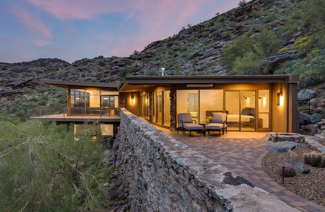 Modern Mountain Hideaway-Private, Gated, Views, all on South Mountain Preserve