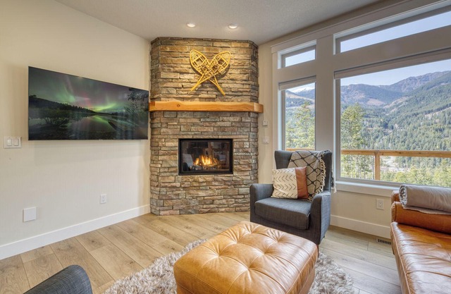 Modern mountainside retreat with incredible views and location