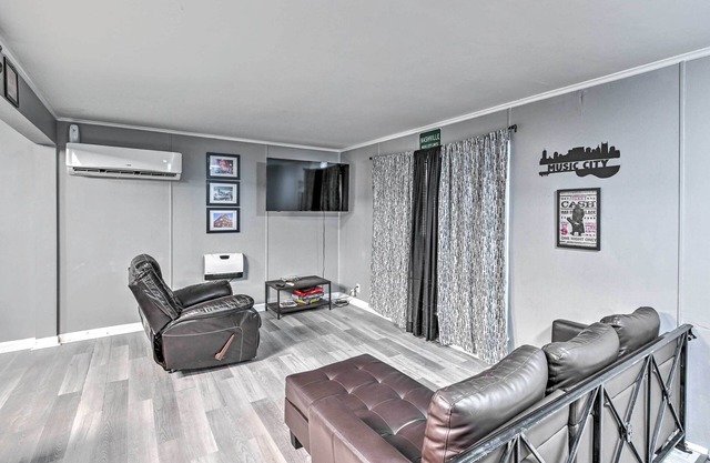 Modern Nashville Home ~ 10 Mi to Music Row