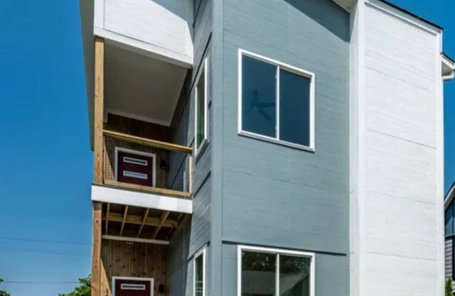 Modern New Construction in Fountain Square near downtown Indianapolis - Sleeps 7