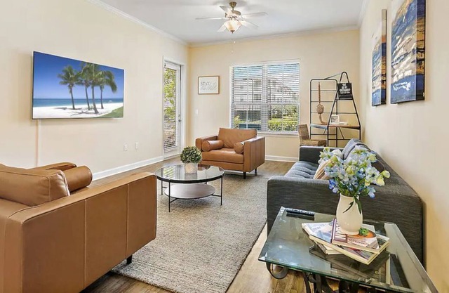 Modern Oasis, 70in SmartTV, KING Bed near Beaches