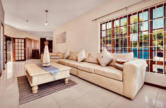 Modern One Bedroom Apartment in Heart of Sandton