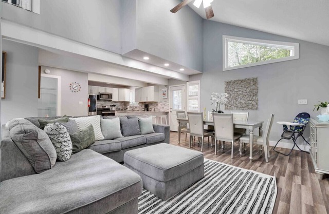 Modern Poconos Central Cozy 5BR Home - Game Room