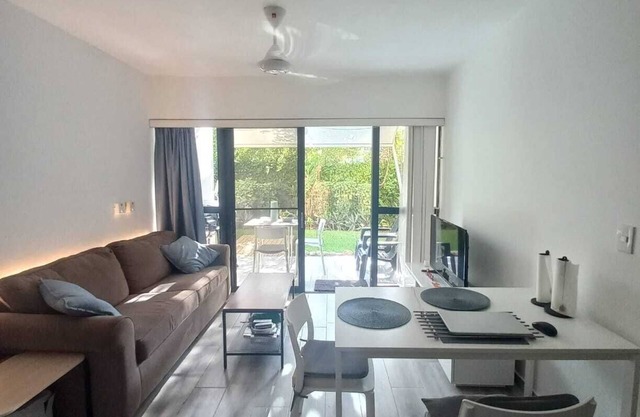 Modern remodeled 1br/1ba condo steps from the beach!