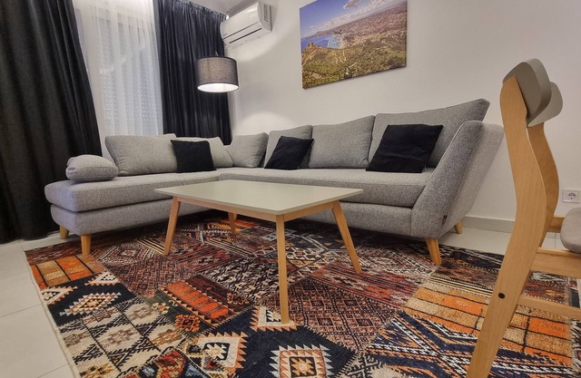 Modern & Restful, Akid Lotfi Oran