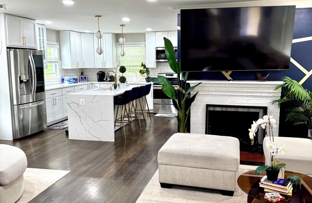 Modern Retreat with Hot Tub, EV Charger, Fitness Room- 15 Mins to DC