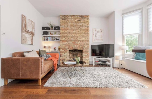Modern & Scandi-style 2bed facing Vauxhall Park