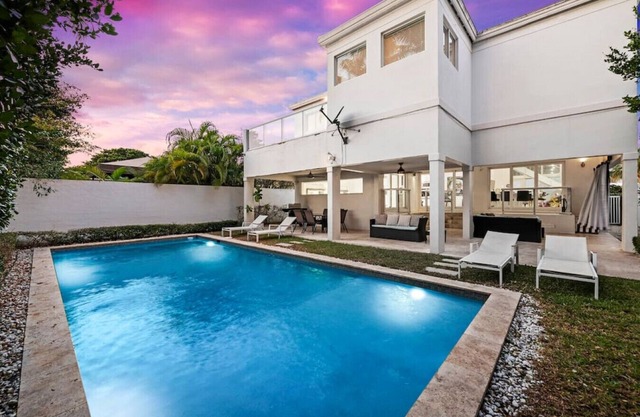 Modern SoBe Mansion with Poolside Cabana