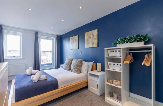 Modern & Spacious Home in Central Cheltenham