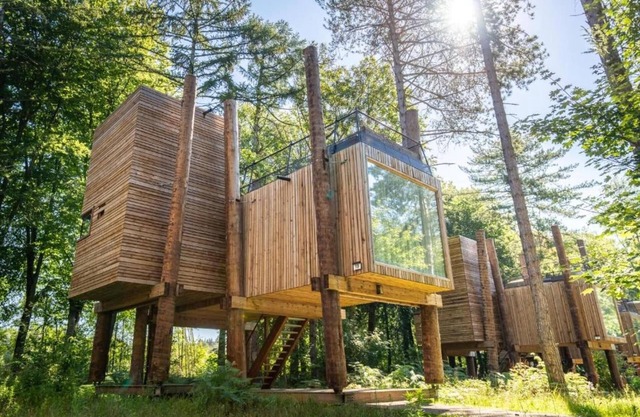 Modern Stay with Sauna & Pool