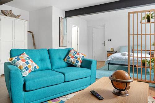 Modern Studio in Central Arnold