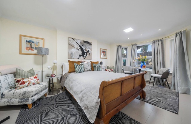 Modern Studio in Leamington Park + Free Parking