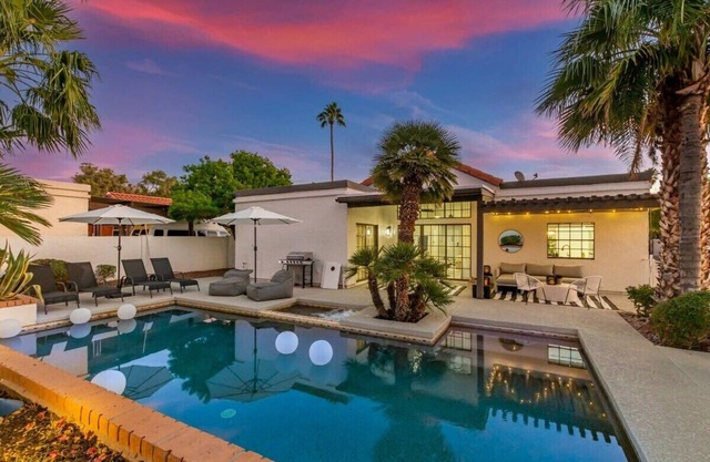 Modern-terranean Retreat|2 Masters|Pool+Spa|Games