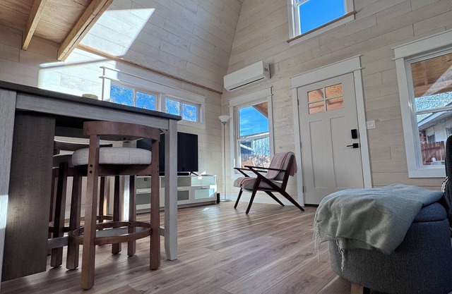 Modern Tiny Barn - Urban Oasis in San Antonio