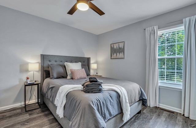 Modern Townhome Near Airport & Downtown Charleston
