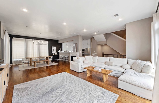 Modern Townhome in Montrose Hot Tub King Beds