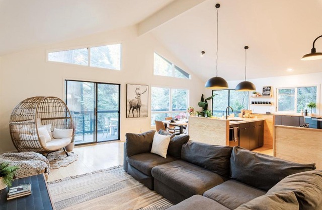 Modern Treetop Cabin by Lake Arrowhead Village