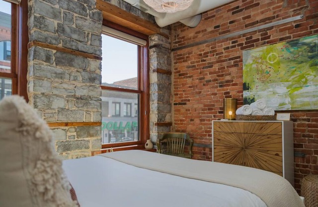 Modern two bedroom loft downtown