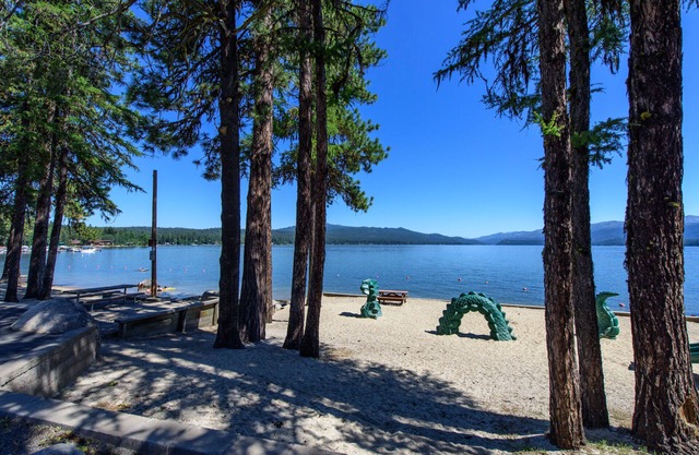 Modern Updated Cabin w/HotTub, Decks & Outdoor Firepit - Near Town & the Lake!