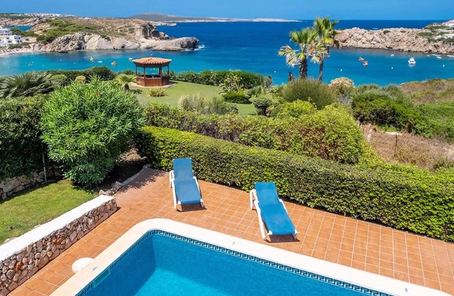 Modern villa close to popular resort