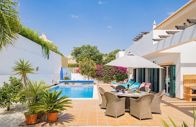 Modern villa near beach [83]