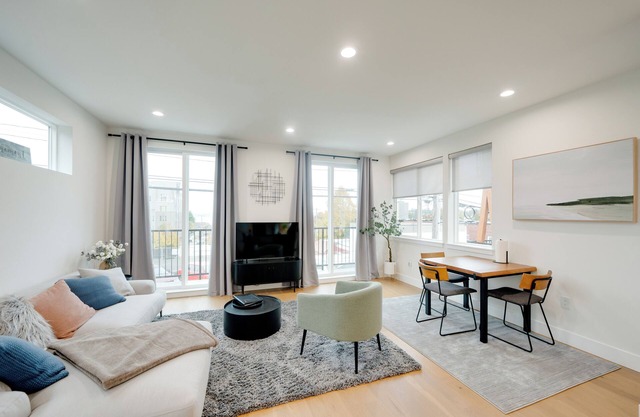 Modern West Seattle Home with View, 3bed, 2.5bath, AC, 2Parking, EV charging