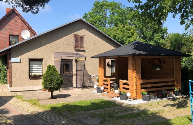 modernized cottage in Wiek Rügen quiet with covered pavilion