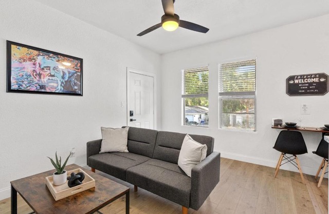 Modish 1BR Apartment in Cigar City with Parking