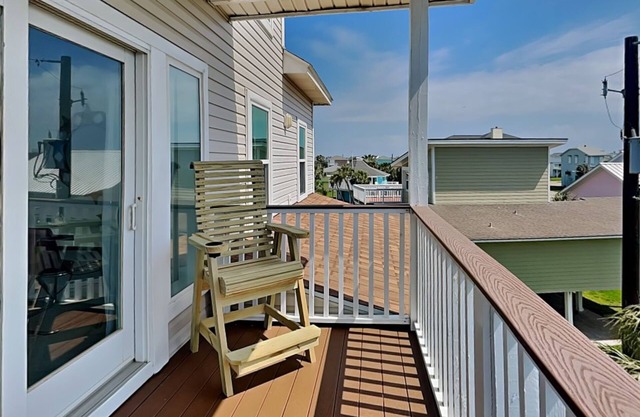 Mojo Dojo Beach Casa | Spacious + Pet Friendly!