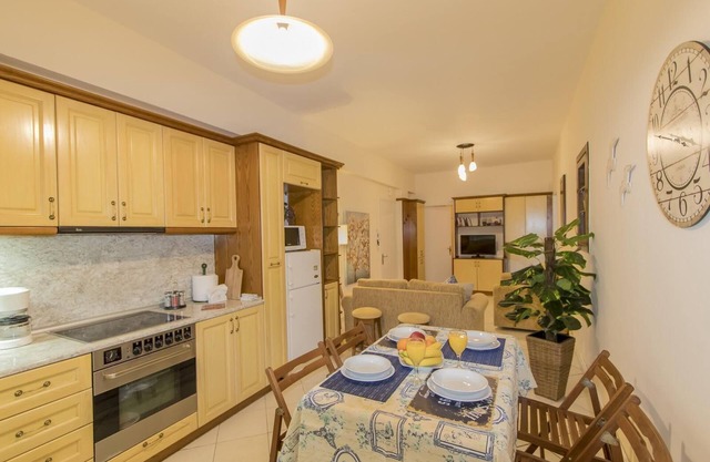 Mon Repos Elegant rennovated apt, 5 min to the sea