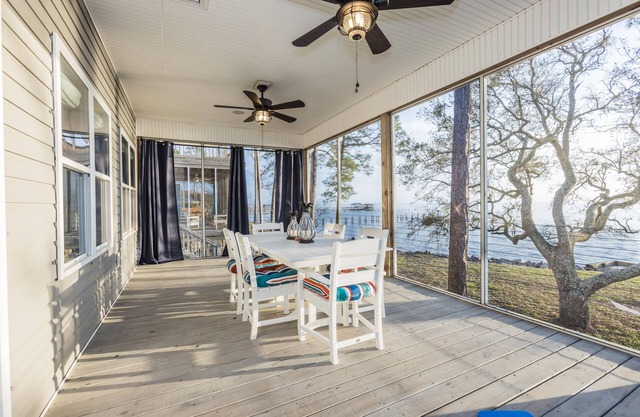 Monet On The Bay II- Stunning Sunsets! Pier! Boat Mooring OK! Hot Tub.