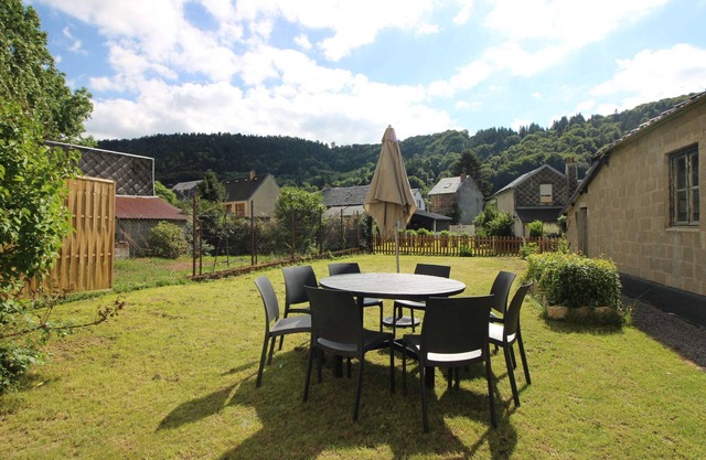 Mont-Dore: Charming 3-Room Apartment with Garden, Fully Renovated, WiFi