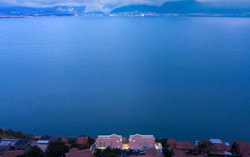 Mont XIX Villa - Panoramic Sea & Mountain View