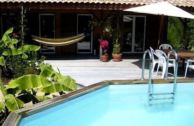 MONTALIVET, large villa close to the beach. private pool. grd garden!