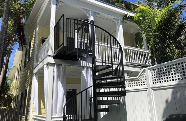 MONTHLY RENTAL, Old Town Duplex, private backyard, 2 BR/2 BA, pets ok