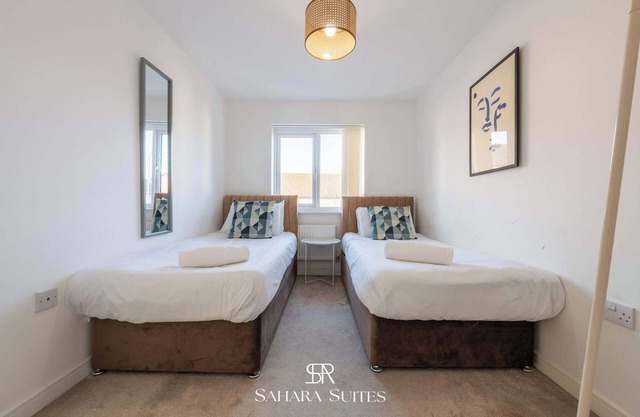 Monthly Stays | Stylish 3BR Home | Parking