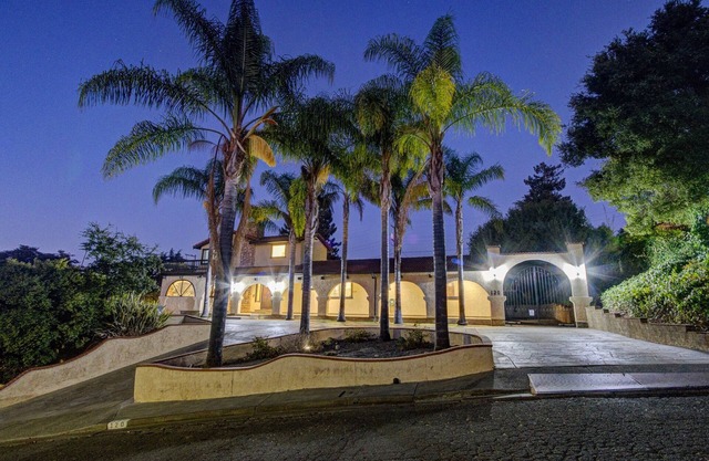 Monthly Sunset Spanish Villa W/Pool, Pool table, BBQ +