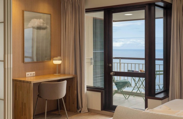 Monumental Studio 10 – Sea View and Pool