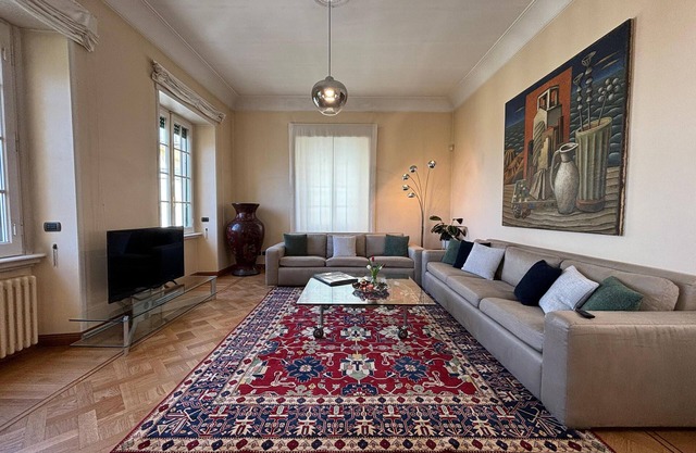 Moon Cove, Villa Borghese Prestige Hideaway