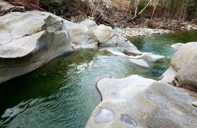 Moose Chalet - A Fun Vacation Home In The White Mountains By The Baker River!
