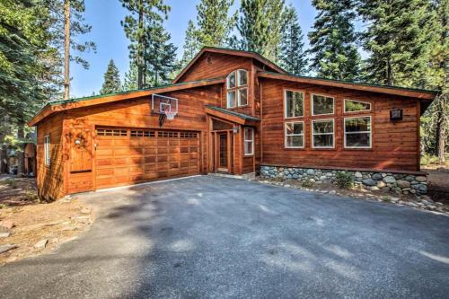 Moosetrack by AvantStay Cozy Cabin In The Heart of Tahoe Donner