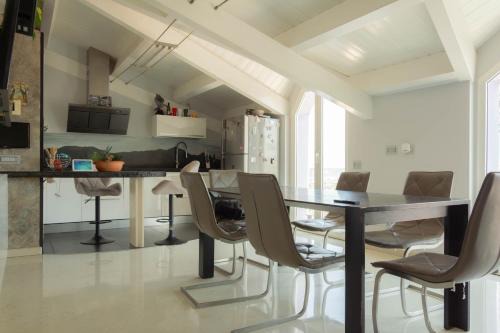 Morelli's Suite Home