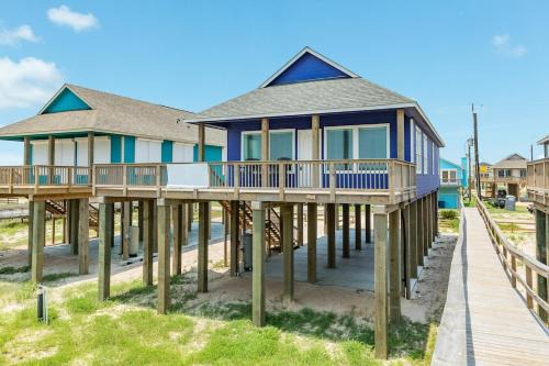 Morning Glory - Beachfront - Pet & Family Friendly