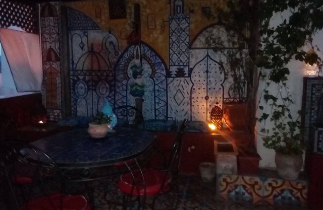 Moroccan house with two terraces, IDEAL FOR COUPLES! WIFI